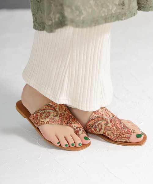新品同様美品　ELIN スクエアトングフラットサンダル 新品同様美品 ELIN スクエアトングフラットサンダル