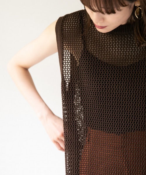 LOWRYS FARM（ローリーズファーム）の「メッシュベスト　891735（ベスト・レディース・ダークブラウン/オフホワイト/ブルー・FREE）」の18枚目の写真