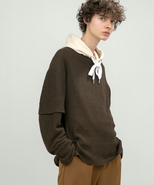 EMMA CLOTHES(エマクローズ)の「畦編み 袖レイヤード オーバーサイズ ニット(EMMA CLOTHES)(ニット/セーター・メンズ・オフホワイト/ブラック/グリーン系その他/グレイッシュベージュ/ブラウン・FREE)」の3枚目の写真