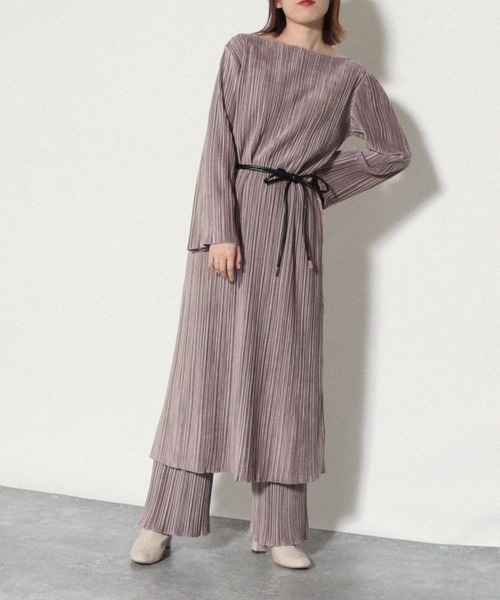 Cheek（チーク）の「ベロアプリーツワンピース（ワンピース）」 - WEAR