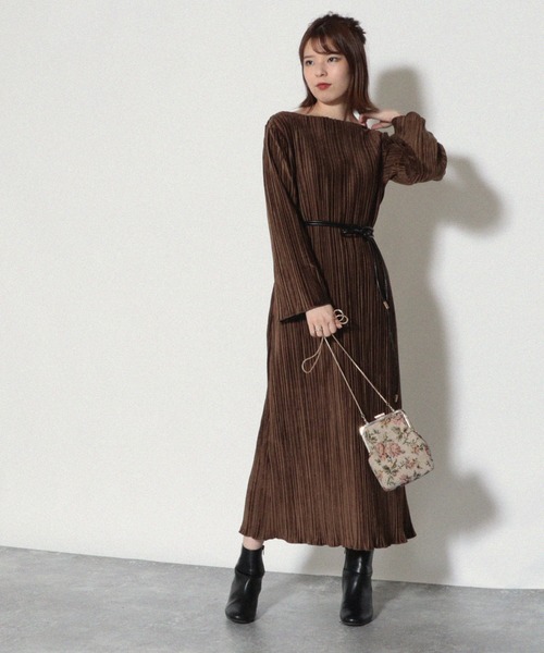 Cheek（チーク）の「ベロアプリーツワンピース（ワンピース）」 - WEAR