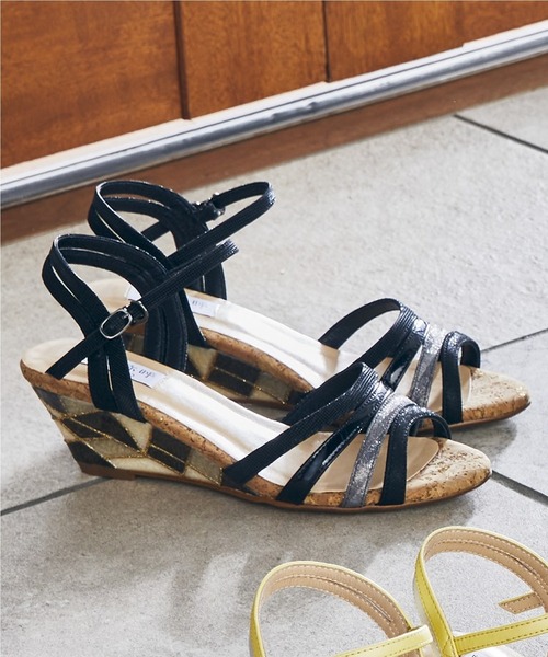 卑弥呼　ヒミコ　サンダル 黒　ストラップサンダル　フォーマル　5cmヒール ヒミコ 卑弥呼 ストラップデザインストレートヒールサンダル/631210