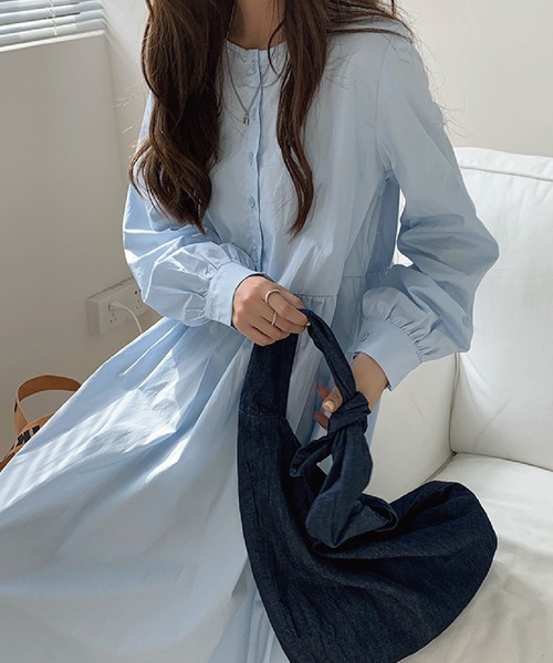 meJane（ミージェーン）の「ボリューム袖BIGシルエットシャツワンピース【ZOZOTOWN限定】（ワンピース・レディース・ライトブルー/アイボリー・FREE）」の2枚目の写真