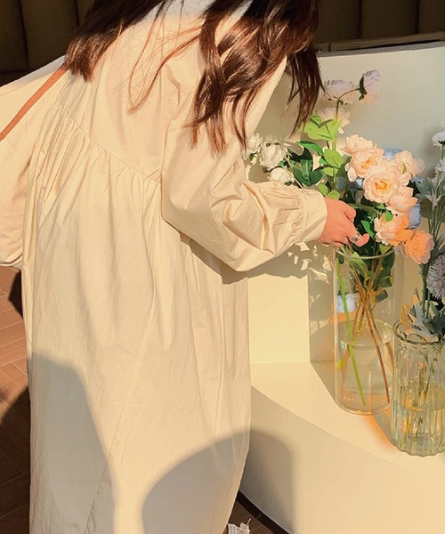 meJane（ミージェーン）の「ボリューム袖BIGシルエットシャツワンピース【ZOZOTOWN限定】（ワンピース・レディース・ライトブルー/アイボリー・FREE）」の6枚目の写真