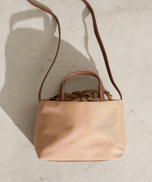 earth music&ecology（アースミュージックアンドエコロジー）の「ミニ巾着ショルダバッグ ＊（トートバッグ・レディース・ベージュ/ネイビー/クリーム・FREE）」の2枚目の写真