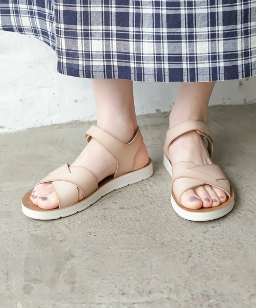 studio CLIP（スタディオクリップ）の「【キナリノ掲載商品】手染め風楽々サンダル（サンダル・レディース・オフホワイト/ブラック/キャメル・MEDIUM/X-LARGE/LARGE/SMALL）」の21枚目の写真