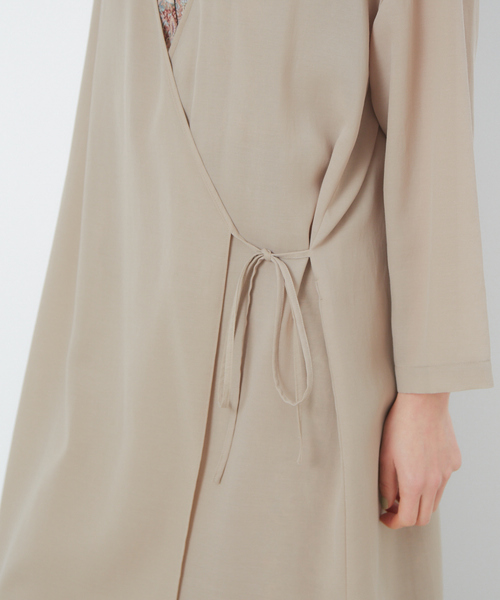 FONCE(フォンセ)の「キュプラカシュクールガウン★(トレンチコート・レディース・ベージュ/ブラウン・フリー)」の11枚目の写真