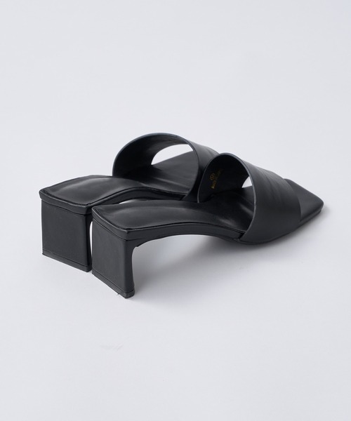 one after another NICE CLAUP（ワンアフターアナザーナイスクラップ）の「【WEB限定】スクエアトゥミュール（サンダル・レディース・ブラック/アイボリー・SMALL/MEDIUM/LARGE）」の5枚目の写真