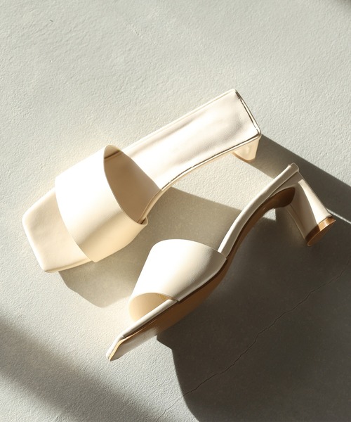 one after another NICE CLAUP（ワンアフターアナザーナイスクラップ）の「【WEB限定】スクエアトゥミュール（サンダル・レディース・ブラック/アイボリー・SMALL/MEDIUM/LARGE）」の8枚目の写真