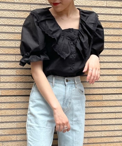 one after another NICE CLAUP（ワンアフターアナザーナイスクラップ）の「ビックカラーフリルブラウス（シャツ/ブラウス・レディース・ブラック/オフホワイト/ホワイト系その他/ブラック系その他/レッド系その他・FREE）」の4枚目の写真