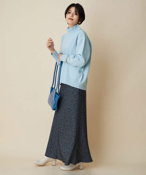 MADEMOISELLE ROPE'（マドモアゼル ロペ）の「【追加】<カシミヤ混>タートルネックコクーンニットプルオーバー（ニット/セーター・レディース・ホワイト/ダークブラウン/ブルー系その他6/レッド・38）」の5枚目の写真