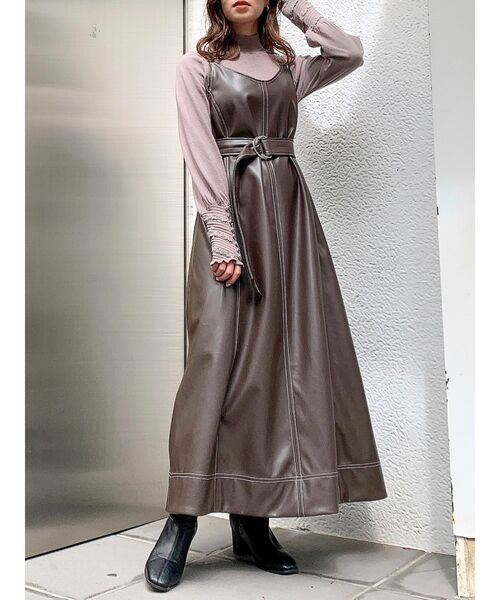 dazzlin（ダズリン）の「ツイストレースリブニットトップス（ニット/セーター・レディース・ブラック/ベージュ/オフホワイト/ブルー/モカ・FREE）」の11枚目の写真