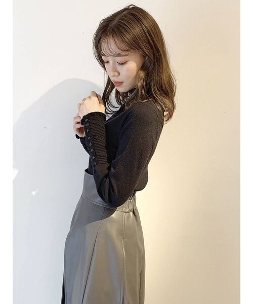 dazzlin（ダズリン）の「ツイストレースリブニットトップス（ニット/セーター・レディース・ブラック/ベージュ/オフホワイト/ブルー/モカ・FREE）」の16枚目の写真