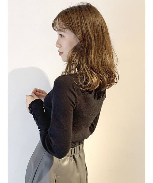 dazzlin（ダズリン）の「ツイストレースリブニットトップス（ニット/セーター・レディース・ブラック/ベージュ/オフホワイト/ブルー/モカ・FREE）」の18枚目の写真