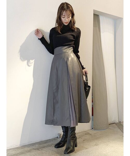 dazzlin（ダズリン）の「ツイストレースリブニットトップス（ニット/セーター・レディース・ブラック/ベージュ/オフホワイト/ブルー/モカ・FREE）」の15枚目の写真