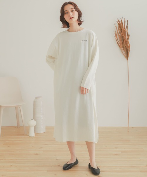 SENSE OF PLACE by URBAN RESEARCH(センスオブプレイスバイアーバンリサーチ)の「バックロゴTシャツワンピース(ワンピース・レディース・ライトベージュ/オフホワイト・ONE)」の5枚目の写真