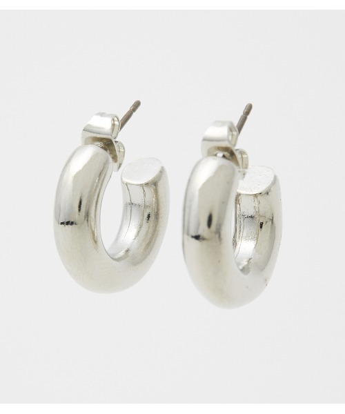 AZUL by moussy(アズールバイマウジー)の「WIDE METAL MINI HOOP EARRINGS/ワイドメタルミニフープピアス(ピアス(両耳用)・レディース・シルバー/ゴールド系その他・FREE)」の9枚目の写真