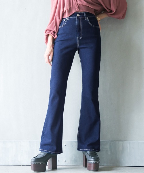 Newlyme（ニューリーミー）の「美脚フレアデニムパンツ（デニムパンツ・レディース・ライトグレー/ブラック/グレー/インディゴブルー/ブラック系その他/ライトインディゴブルー・SMALL/MEDIUM/LARGE/X-LARGE/XX-LARGE）」の6枚目の写真