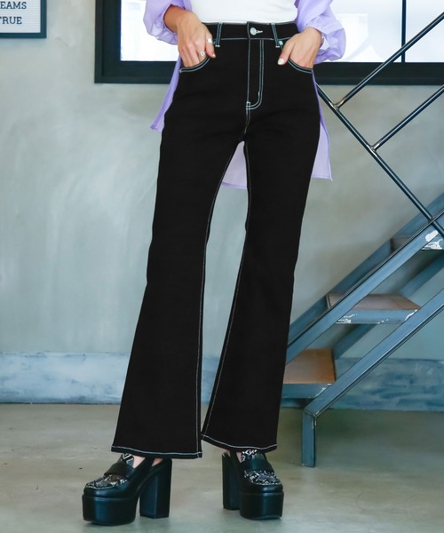 Newlyme（ニューリーミー）の「美脚フレアデニムパンツ（デニムパンツ・レディース・ライトグレー/ブラック/グレー/インディゴブルー/ブラック系その他/ライトインディゴブルー・SMALL/MEDIUM/LARGE/X-LARGE/XX-LARGE）」の2枚目の写真