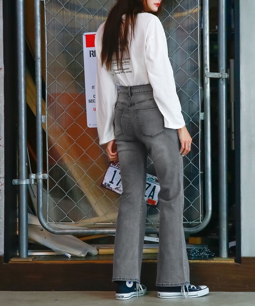 Newlyme（ニューリーミー）の「美脚フレアデニムパンツ（デニムパンツ・レディース・ライトグレー/ブラック/グレー/インディゴブルー/ブラック系その他/ライトインディゴブルー・SMALL/MEDIUM/LARGE/X-LARGE/XX-LARGE）」の14枚目の写真