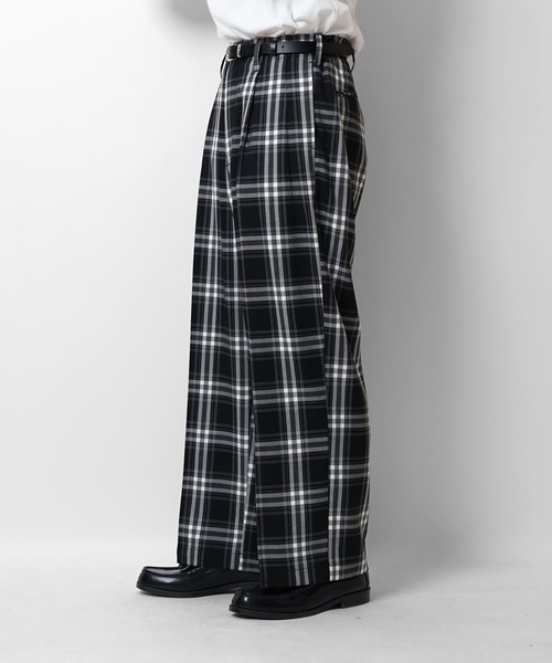 24SS センタープレス タックワイドストレートパンツ【Confirm】（スラックス）｜Confirm（コンファーム）