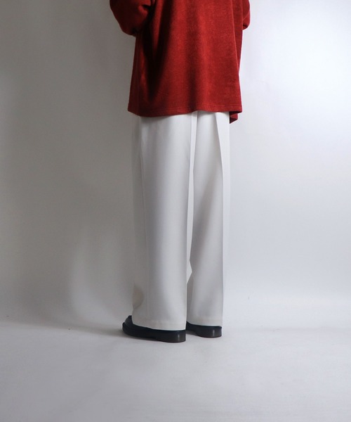 Confirm（コンファーム）の「センタープレス タックワイドストレートパンツ【Confirm】（スラックス・メンズ・チャコールグレー/ブラック/ブラウン/アイボリー/ブラック×グレー/ブラック×グリーン/グレイッシュベージュ/ネイビー/ブラウン系その他・M/L/S/XL）」の10枚目の写真