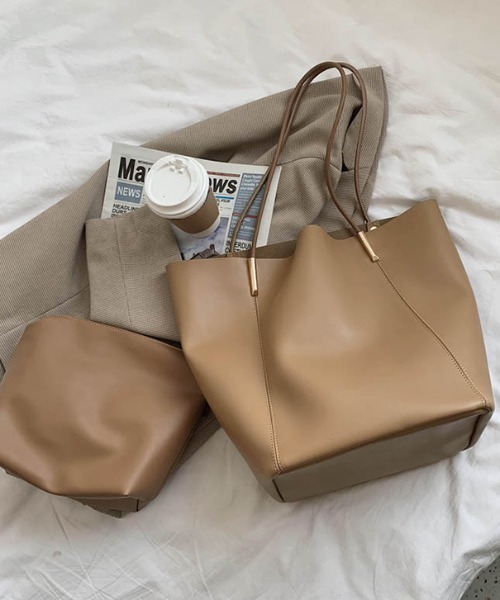 KOR(ケーオーアール)の「A4対応*大容量 フェイクレザートートバッグ(トートバッグ・レディース・ブラック/ダークブラウン/ベージュ/ブラウン・FREE)」の9枚目の写真