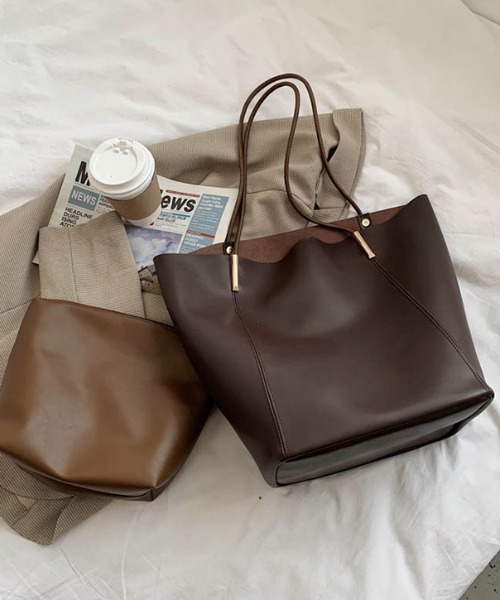 KOR(ケーオーアール)の「A4対応*大容量 フェイクレザートートバッグ(トートバッグ・レディース・ブラック/ダークブラウン/ベージュ/ブラウン・FREE)」の13枚目の写真