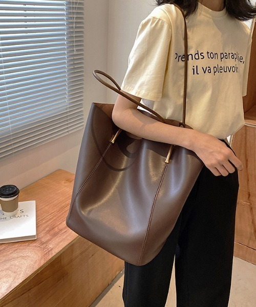 KOR(ケーオーアール)の「A4対応*大容量 フェイクレザートートバッグ(トートバッグ・レディース・ブラック/ダークブラウン/ベージュ/ブラウン・FREE)」の10枚目の写真