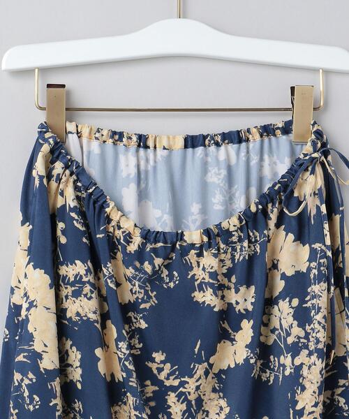 6(ロク)の「<6(ROKU)>SATIN FLOWER PRINT SKIRT/スカート(スカート・レディース・ネイビー・38/36)」の4枚目の写真