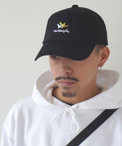 Mark Gonzales(マーク・ゴンザレス)の「【Mark Gonzales】刺繍 ロゴ ローキャップ / LOW CAP(キャップ・メンズ・ブラック系その他/ベージュ系その他/ホワイト・FREE)」の1枚目の写真