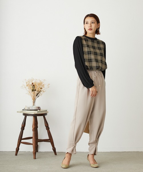 NICOLE white(ニコルホワイト)の「エステルツイル2WAYパンツ(その他パンツ・レディース・ベージュ/ブラック・FREE)」の16枚目の写真