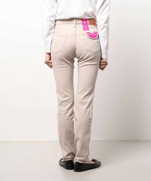 Levi's（リーバイス）の「【Levi's】「312SHAPING」 スリムカラーパンツ（その他パンツ・レディース・ベージュ・24inch/25inch/26inch/27inch）」の3枚目の写真