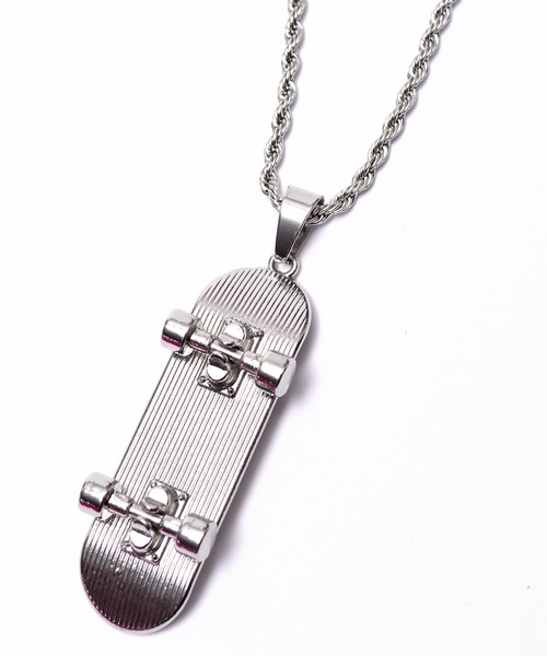 babyShoop（ベイビーシュープ）の「スケボーチャームネックレス（ネックレス・レディース・シルバー/ゴールド・FREE）」の4枚目の写真