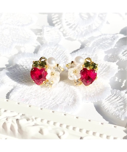 tone（トーン）の「【Arivenalice】いちごのハートビジュー ピアス(MA)（ピアス（両耳用）・レディース・レッド・FREE）」の6枚目の写真