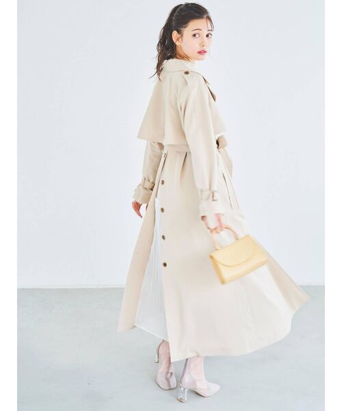 dazzlin（ダズリン）の「バックボタンプリーツトレンチコート（トレンチコート・レディース・ベージュ/ブルー/その他1・FREE）」の21枚目の写真