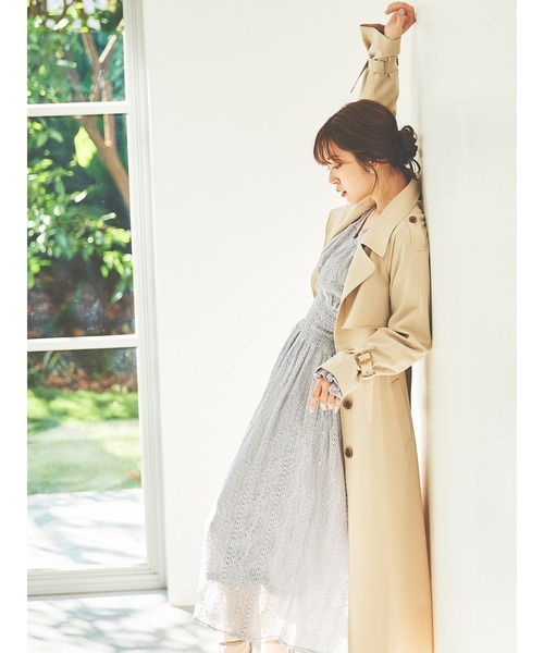 dazzlin（ダズリン）の「バックボタンプリーツトレンチコート（トレンチコート・レディース・ベージュ/ブルー/その他1・FREE）」の6枚目の写真