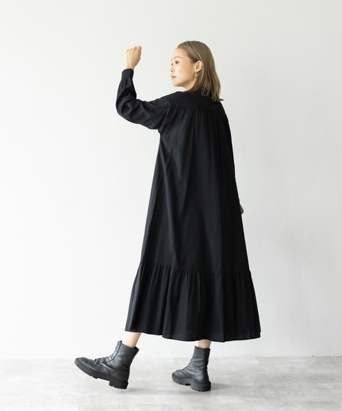 HERENCIA（ヘレンチア）の「ピンタックデザイン バンドカラー ソフトツイル ワンピース（ドレス・レディース・ブラック/レッド/オフホワイト/ミント/マスタード・MEDIUM）」の13枚目の写真