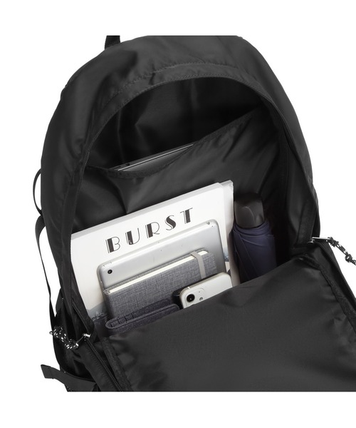 GUSCIO(グッシオ)の「【グッシオ ベーシック】バックパック 30L 大き目リュックサック ユニセックス(バックパック/リュック・レディース・ブラック/グレー/カーキ/エメラルドブルー・FREE)」の13枚目の写真