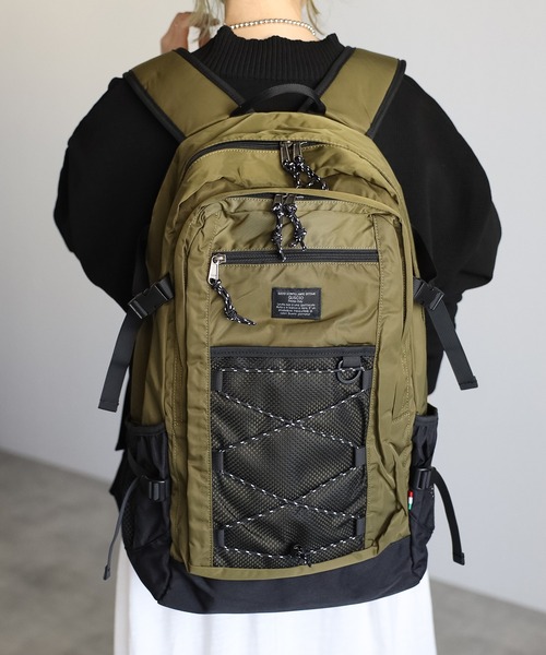 GUSCIO(グッシオ)の「【グッシオ ベーシック】バックパック 30L 大き目リュックサック ユニセックス(バックパック/リュック・レディース・ブラック/グレー/カーキ/エメラルドブルー・FREE)」の15枚目の写真