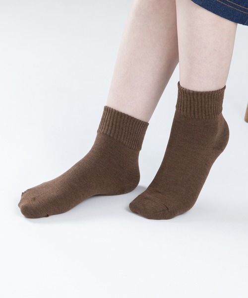 「kakko」（カッコ）の「レディース ベーシックリブショートソックス靴下（ソックス/靴下・レディース・ホワイト/ライトグレー/ブラック/ベージュ/ブラウン/カーキ/ピンク/ブルー/グリーン/ダークグレー/マスタード/ブラウン系その他・FREE）」の20枚目の写真