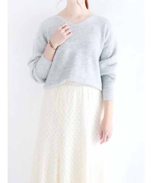 Te chichi（テチチ）の「片畦ラメ混Vネックニット（ニット/セーター・レディース・グレー/ピンク/モカ・ﾌﾘ-）」の2枚目の写真