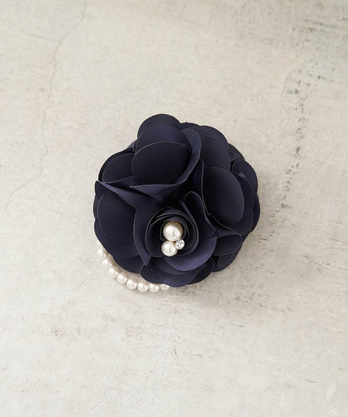 ROPE' PICNIC（ロペピクニック）の「シャイニーフラワーパールコサージュ（ブローチ/コサージュ・レディース・ネイビー/グレー・FREE）」の8枚目の写真