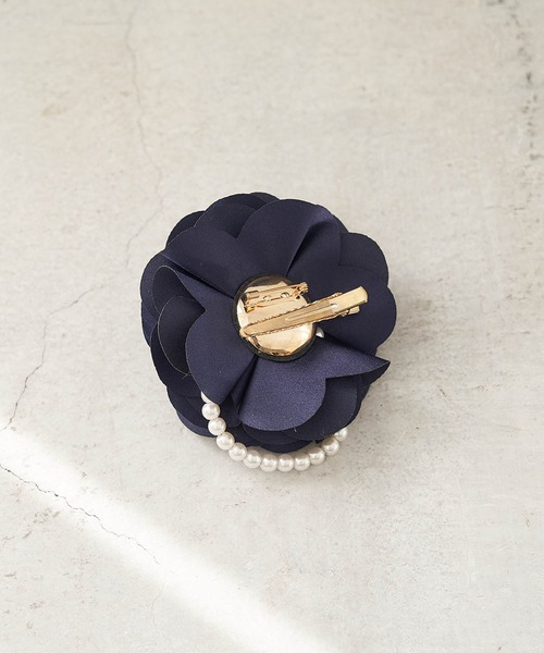 ROPE' PICNIC（ロペピクニック）の「シャイニーフラワーパールコサージュ（ブローチ/コサージュ・レディース・ネイビー/グレー・FREE）」の7枚目の写真
