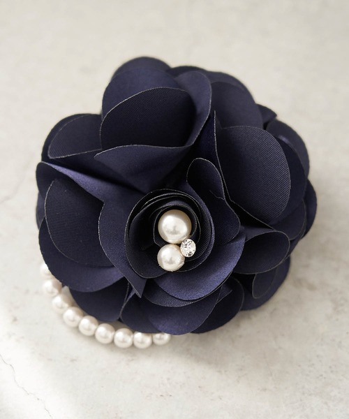 ROPE' PICNIC（ロペピクニック）の「シャイニーフラワーパールコサージュ（ブローチ/コサージュ・レディース・ネイビー/グレー・FREE）」の6枚目の写真