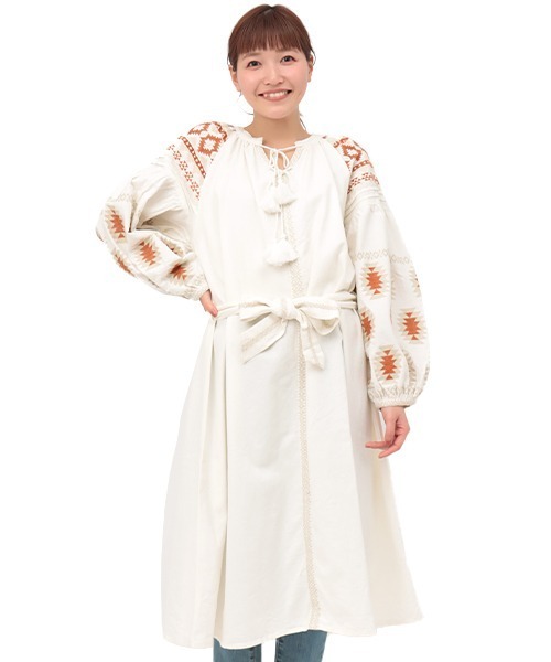 Amina(アミナ)の「【WEB限定】Amina ボヘリゾ刺繍ワンピース(ワンピース・レディース・ホワイト/グリーン/ベージュ・FREE)」の9枚目の写真