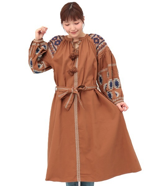 Amina(アミナ)の「【WEB限定】Amina ボヘリゾ刺繍ワンピース(ワンピース・レディース・ホワイト/グリーン/ベージュ・FREE)」の10枚目の写真