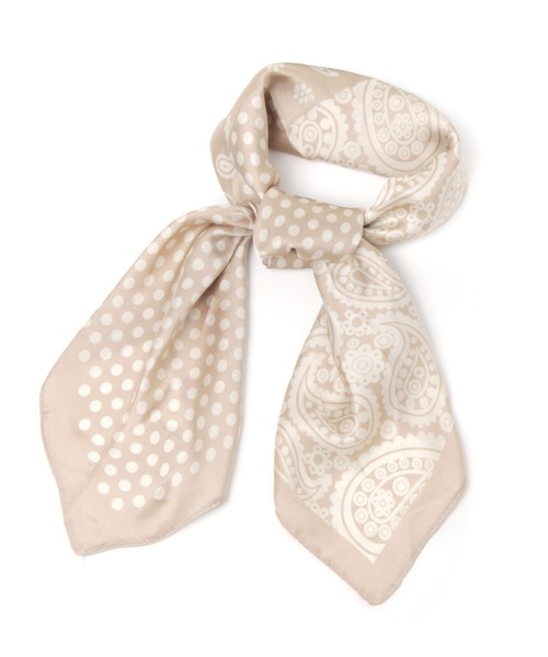 GLOBAL WORK（グローバルワーク）の「プリントスカーフ/270670（バンダナ/スカーフ・レディース・ベージュ/グレー/ライトグリーン/ライトイエロー/ブラウン/オレンジ/レッド/グリーン/ブルー/イエロー/ダークブラウン/その他/ネイビー/キャメル/ベージュ系その他3・FREE）」の4枚目の写真