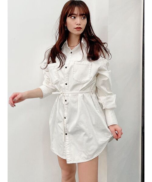 GYDA（ジェイダ）の「ウエストマークBIGデニムシャツ（シャツ/ブラウス・レディース・ライトブルー/オフホワイト・FREE）」の2枚目の写真