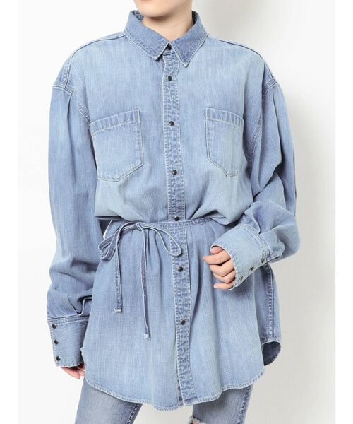 GYDA（ジェイダ）の「ウエストマークBIGデニムシャツ（シャツ/ブラウス・レディース・ライトブルー/オフホワイト・FREE）」の17枚目の写真